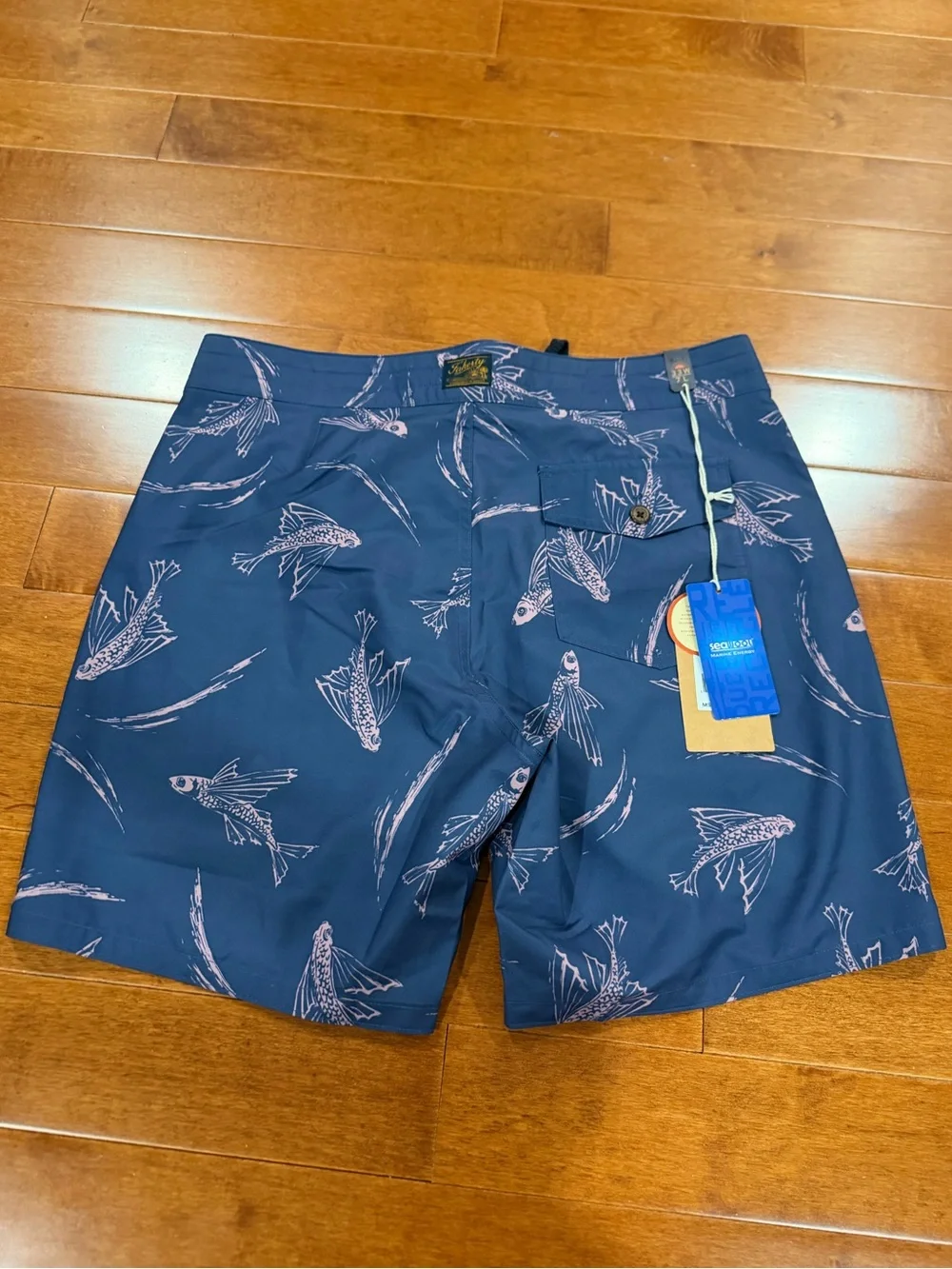 NWT Faherty Mens Navy Pink Waterways Print Sunwashed Boardshorts Sz. 33